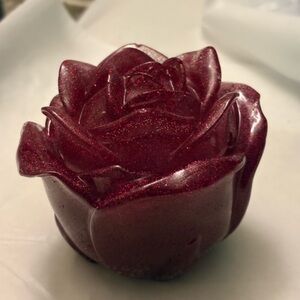 Luxurious Ruby Rose Bath Container
